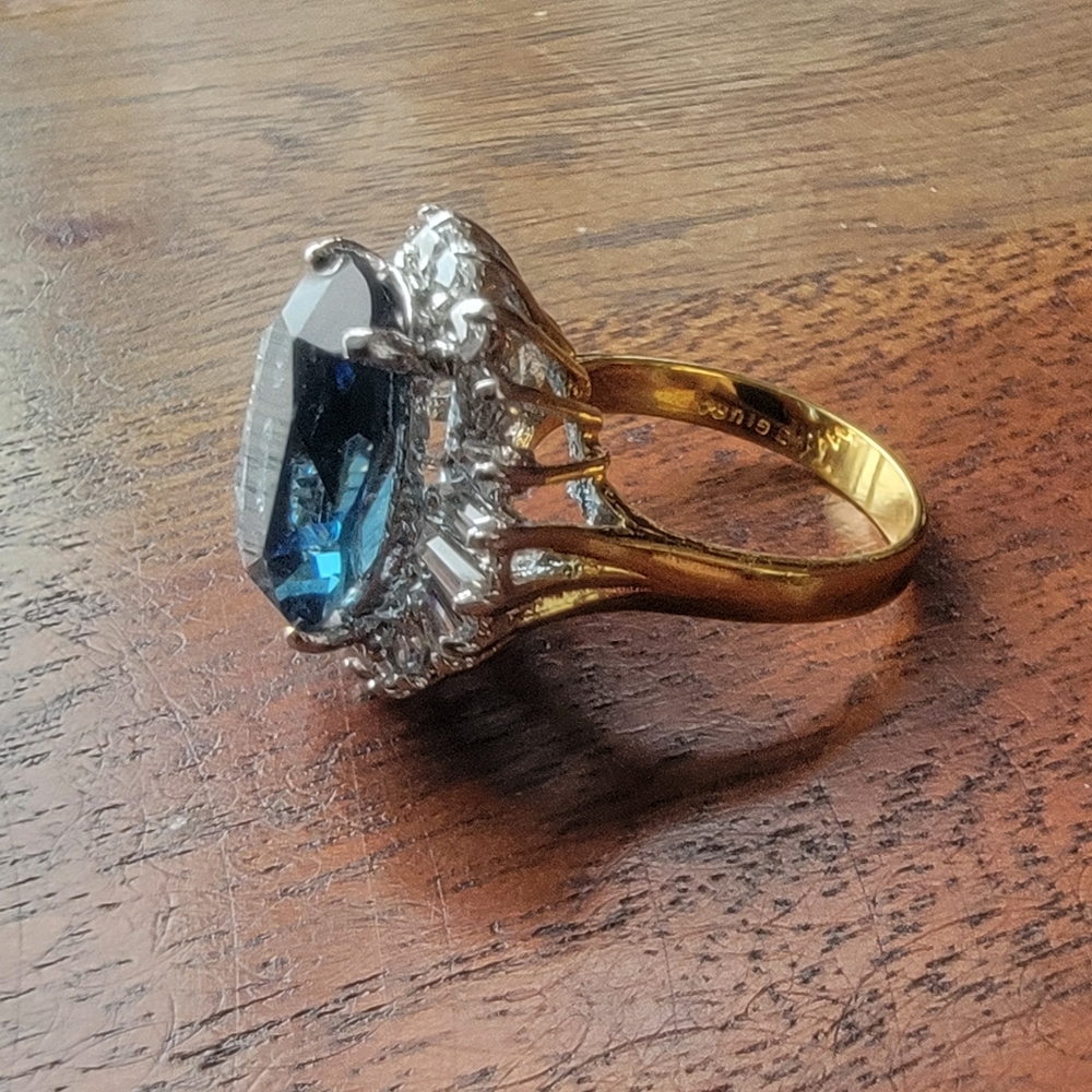 JGI USA Large Blue And Goldtone Costume Jewelry Ring, Size 8.5